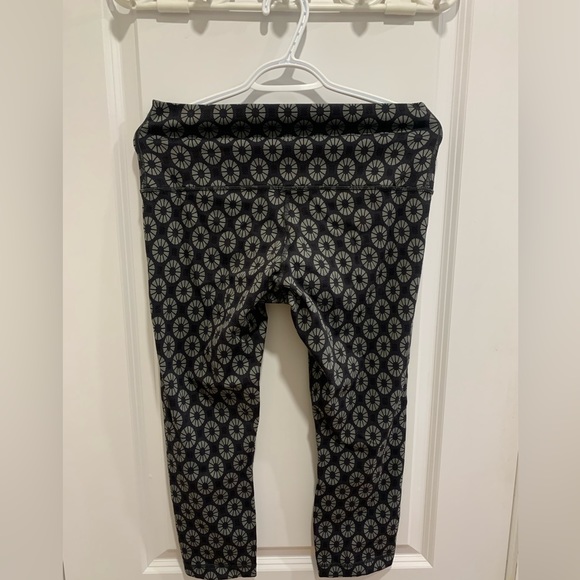 Lululemon Wunder Under crop II- Roll down- Circle Geo Slate. - Picture 4 of 7